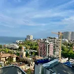 студия-спальня с видом на море и аркадию Одесса