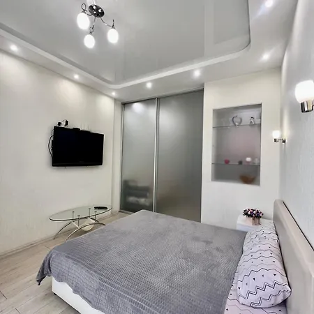 Apartmán студия-спальня с боковым видом на море и аллею в аркадии *