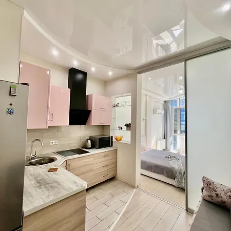 Apartman студия-спальня с боковым видом на море и аллею в аркадии